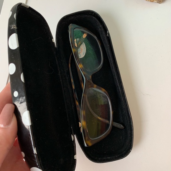 Polka dot eyeglass case - Picture 2 of 2